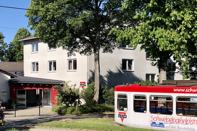 Bibellesung im Schwebebahnbistro